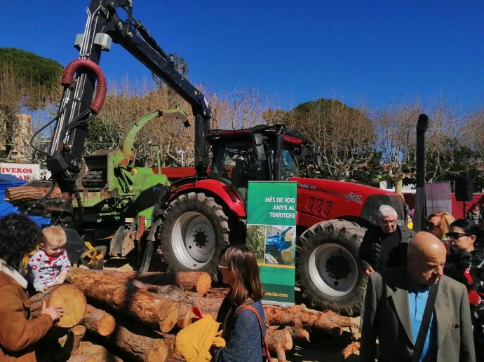 Foto de un tractor i fusta